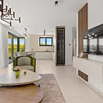Luxury Seaside