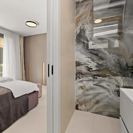 Luxury Seaside Zára